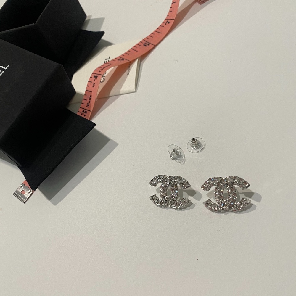 CHANEL Silver Stud Earrings authentic